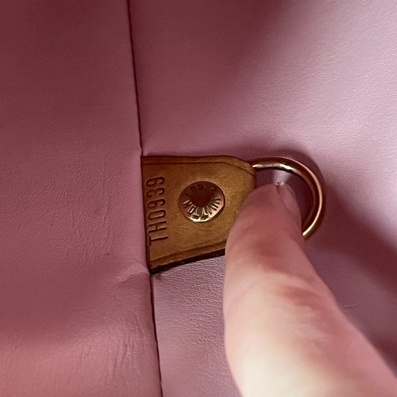 Authentic Louis Vuitton Vernis Tote - Picture 14 of 14